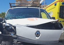 Estado de uno de los vehículos tras el accidente.