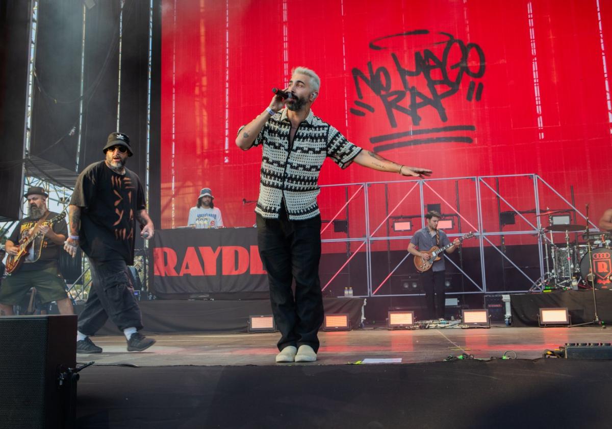 Rayden protagonizó el principal concierto de la última jornada del Fortaleza Sound. Abajo, Mr. Kilombo.