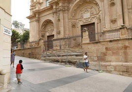 Estado actual de la fachada, tras la demolición de la escalera.