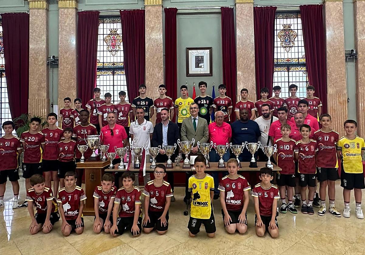 Recepción del CD Murcia Fútbol Sala, este lunes, en el Ayuntamiento de Murcia.