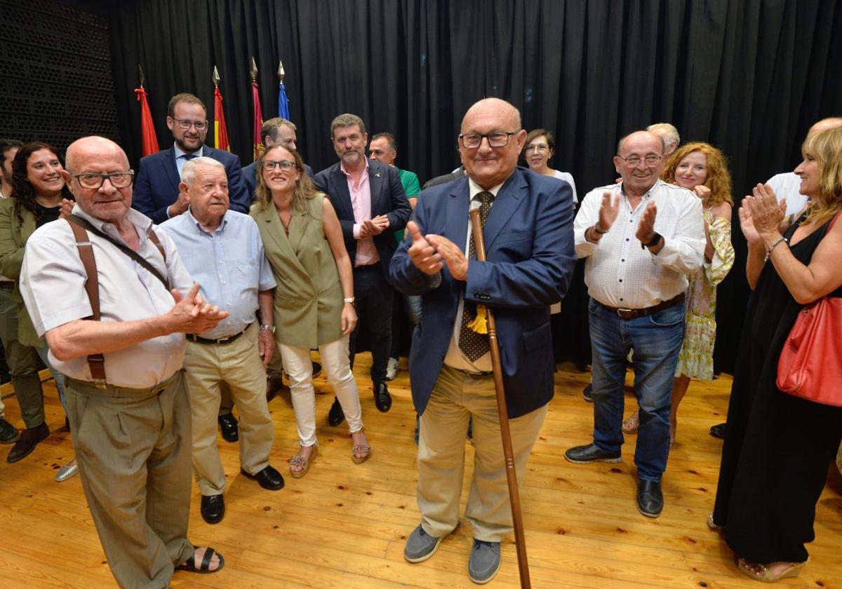 Miguel Hernández, ayer, en su toma de posesión como pedáneo de La Arboleja.