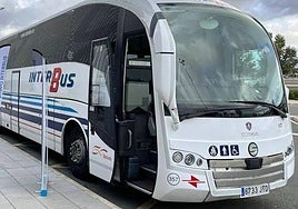 Servicio de autobuses entre el aeropuerto regional y las ciudades de Murcia y Cartagena.