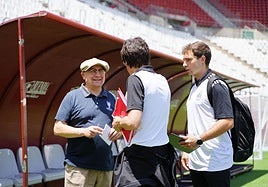 Peter Lundstrom, de la UEFA, junto a miembros de la Federación Española este miércoles, en el Enrique Roca.