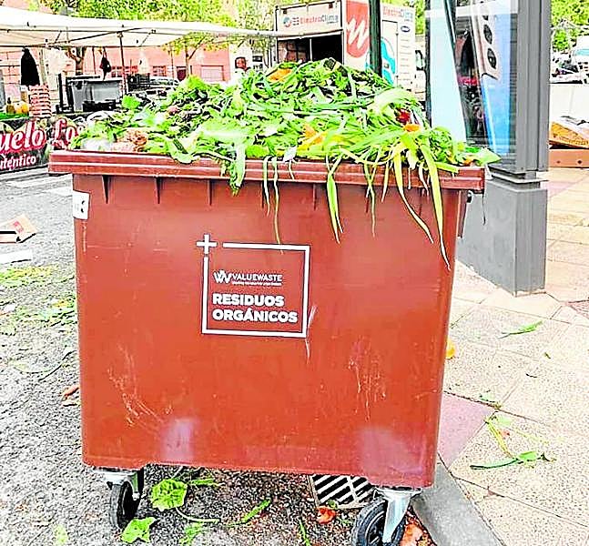 Contenedor de prueba en el mercado semanal de La Fama.