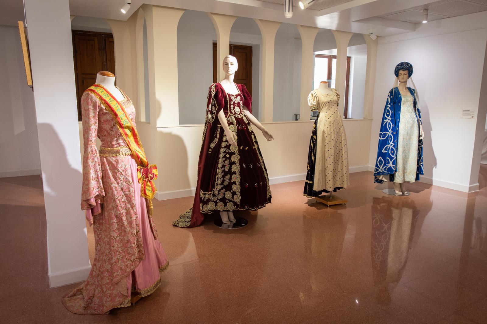 La exposición de los Caballeros del Rey Fernando en Orihuela, en imágenes