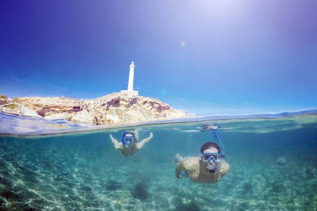 Siete lugares para hacer 'snorkel' y disfrutar de los fondos marinos de la Región de Murcia