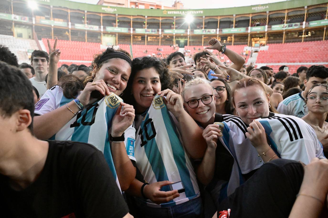 WOS, rap de Argentina en la plaza de toros de Murcia