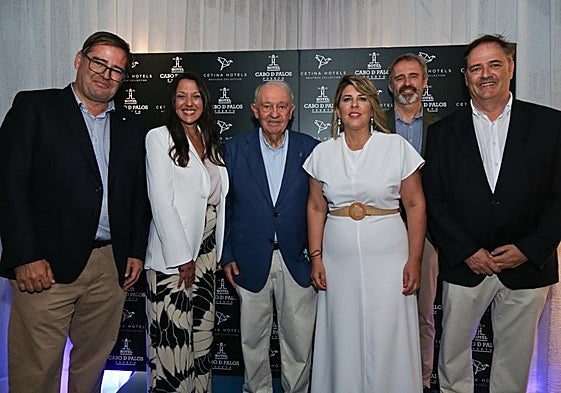 Patricio Martínez Nieto, Carmen Conesa, José Martínez Nieto, Noelia Arroyo y Claudio y Roberto Martínez Nieto.