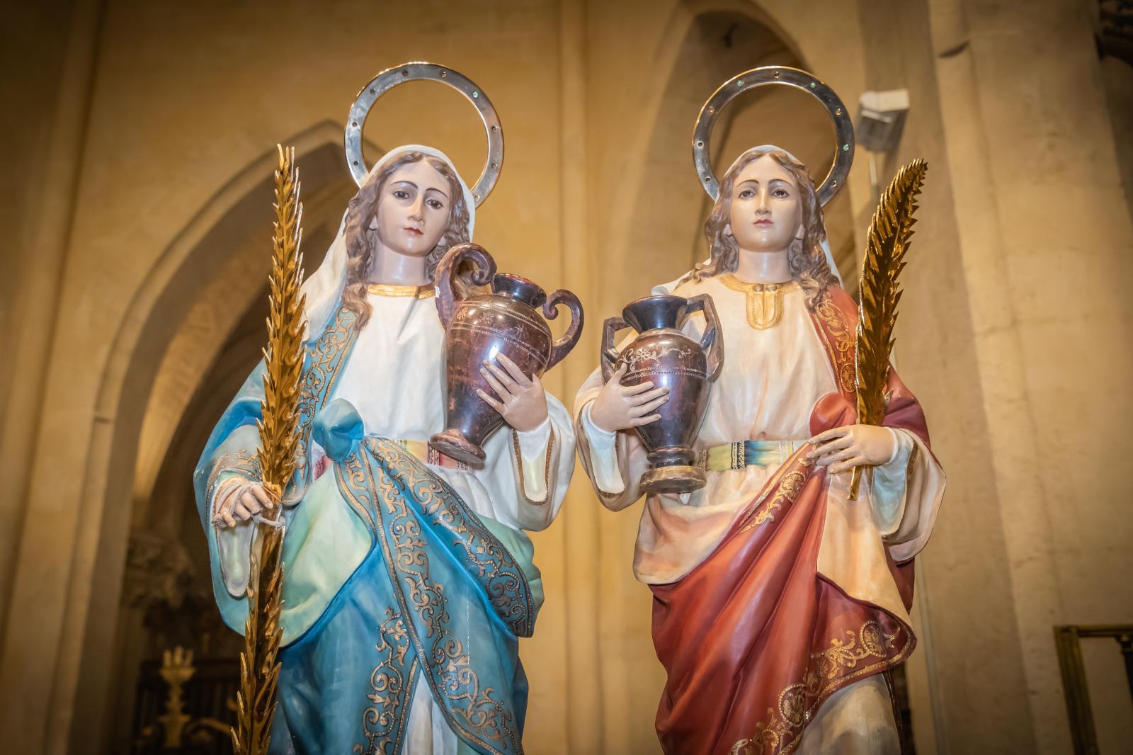La ofrenda de flores de los Moros y Cristianos de Orihuela, en imágenes
