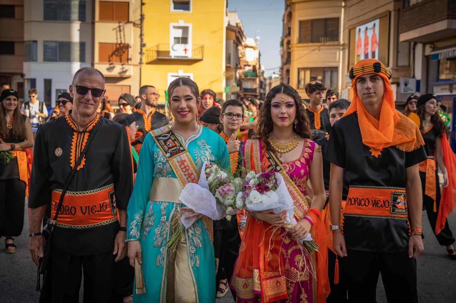 La ofrenda de flores de los Moros y Cristianos de Orihuela, en imágenes