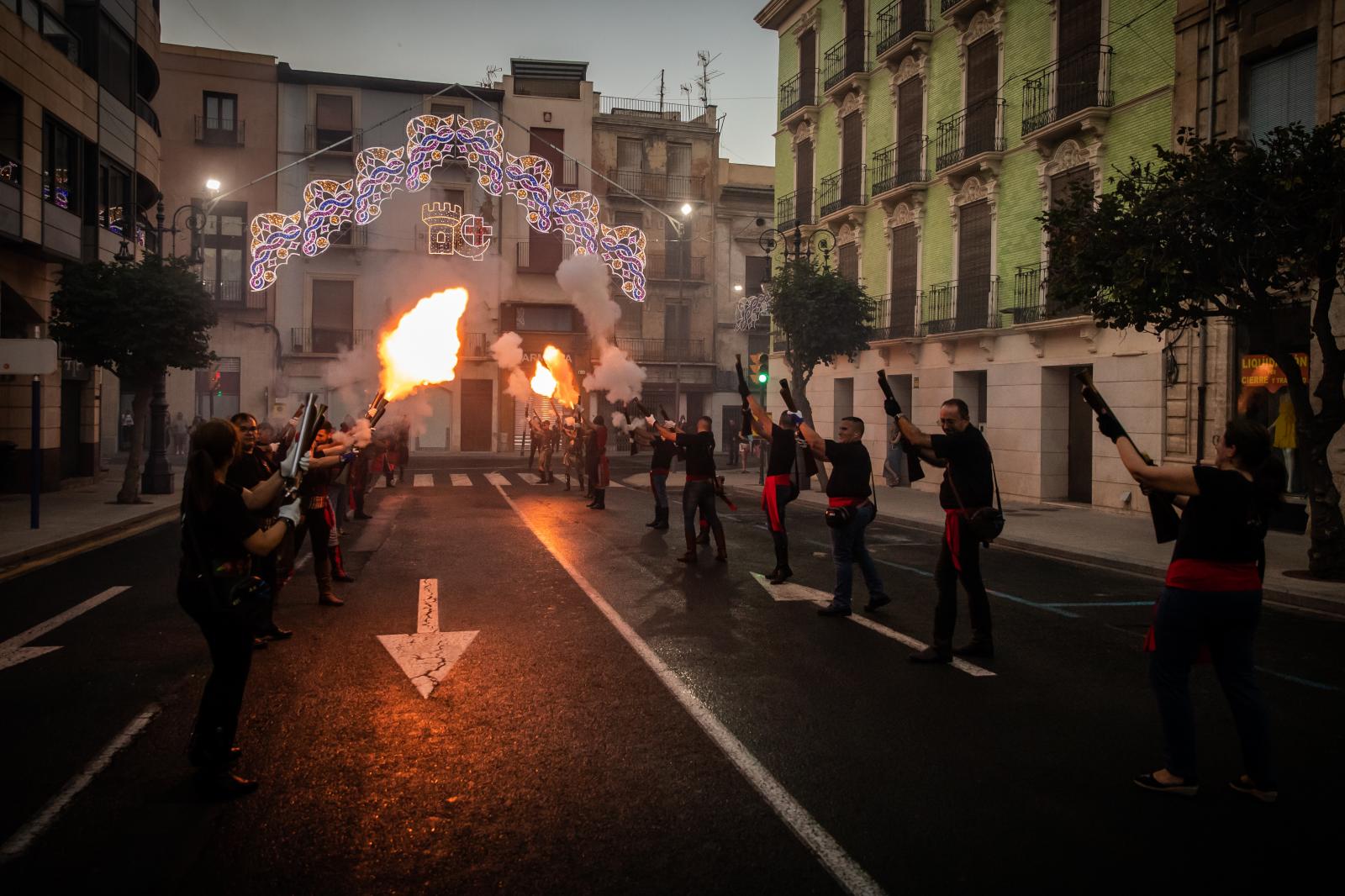 La guerrilla de la pólvora pone a retumbar a Orihuela