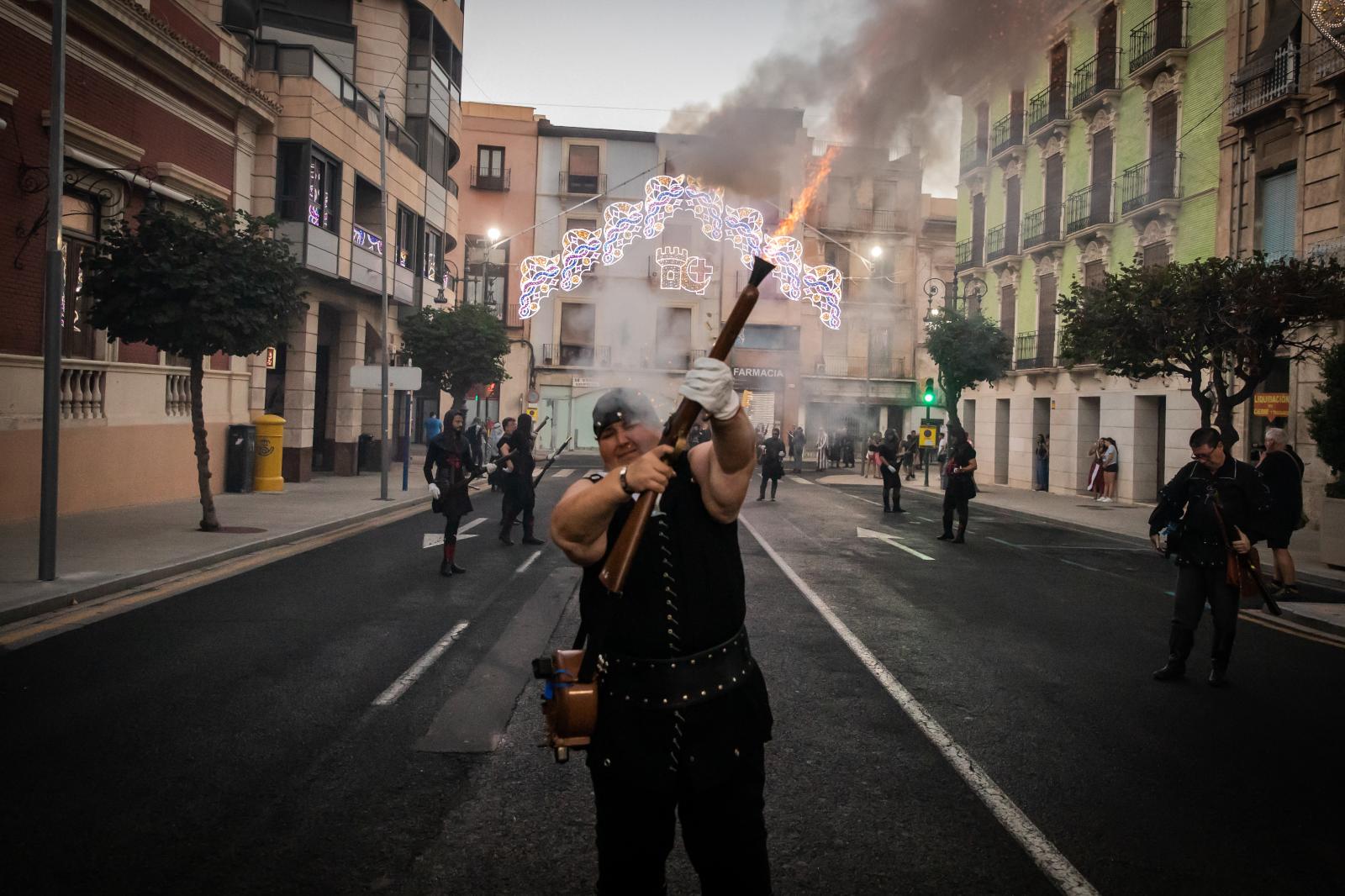 La guerrilla de la pólvora pone a retumbar a Orihuela