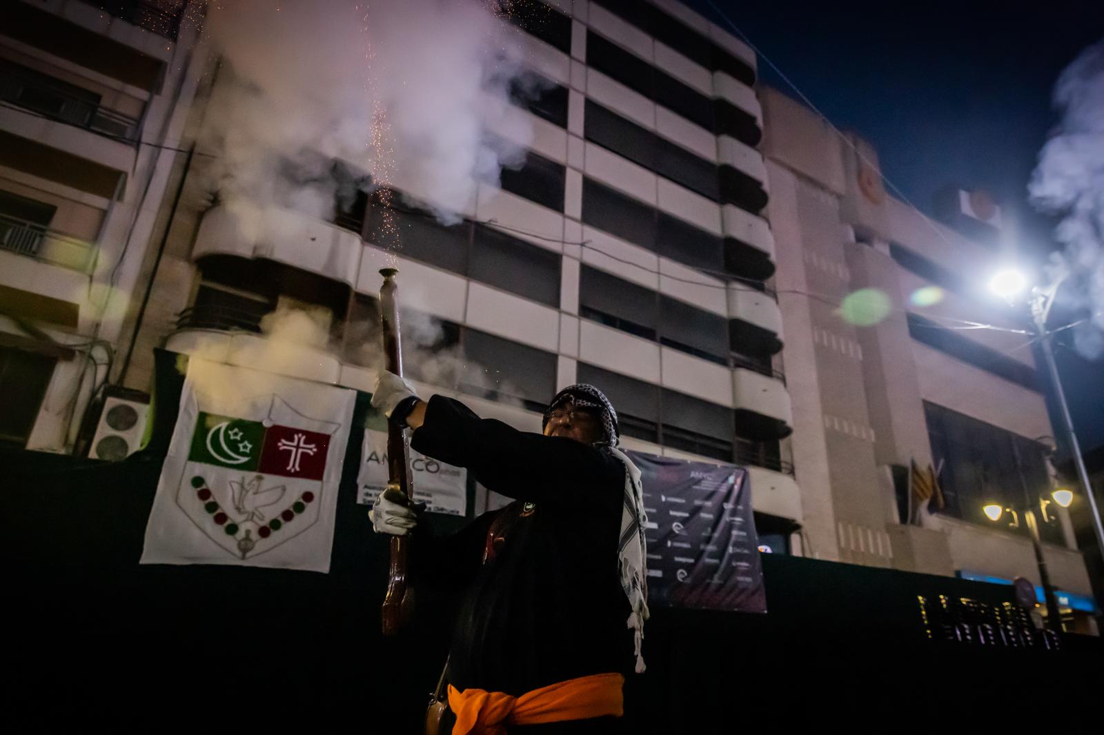 La guerrilla de la pólvora pone a retumbar a Orihuela
