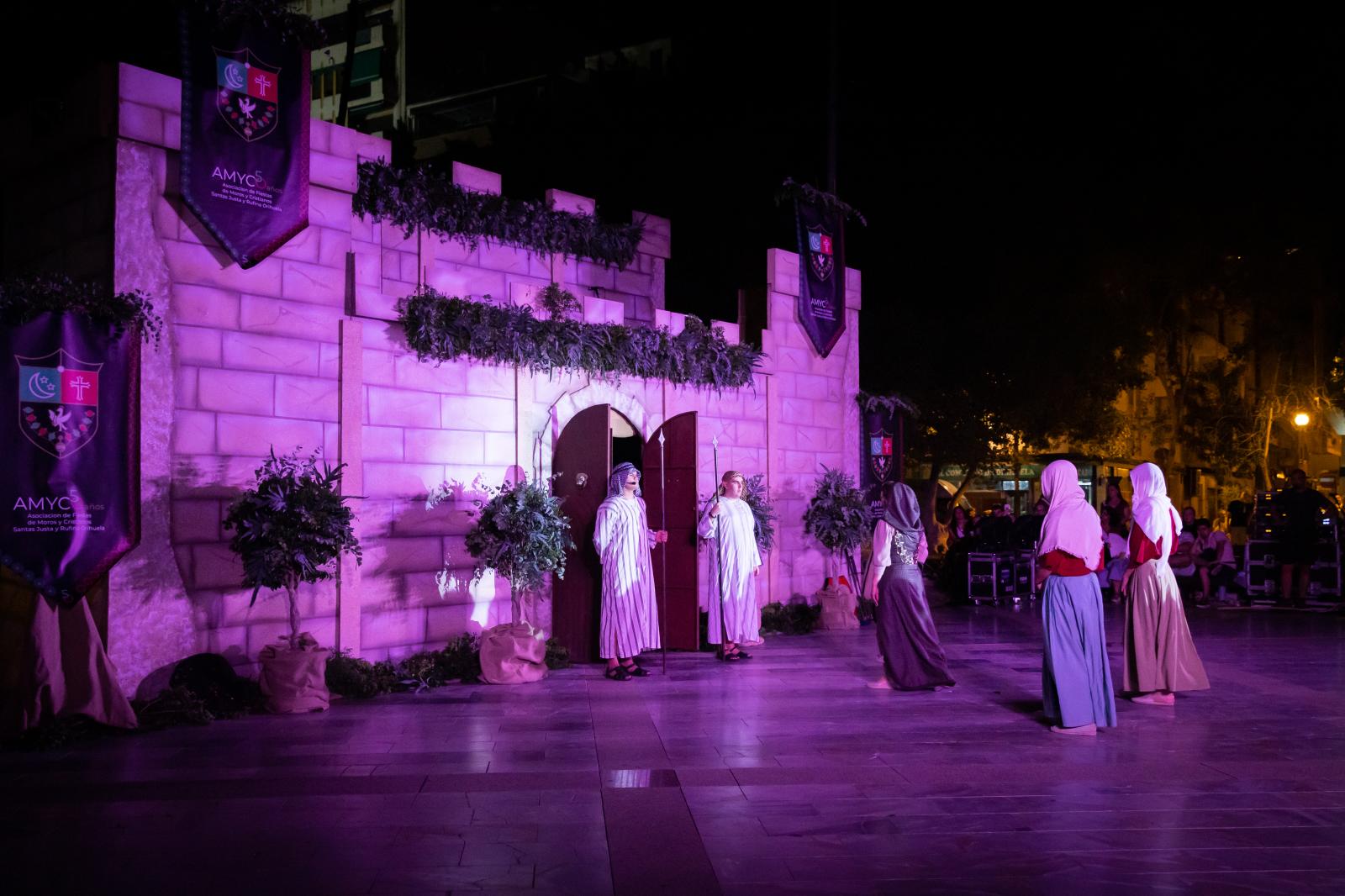 Las imágenes de la representación de la Toma del Castillo en Orihuela