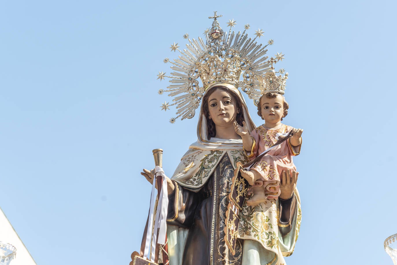 Los pescadores conmemoran a su patrona, la Virgen del Carmen, en imágenes