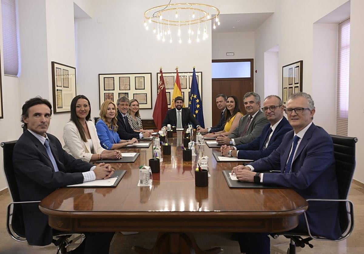 El nuevo Consejo de Gobierno tras las dos nuevas incorporaciones.