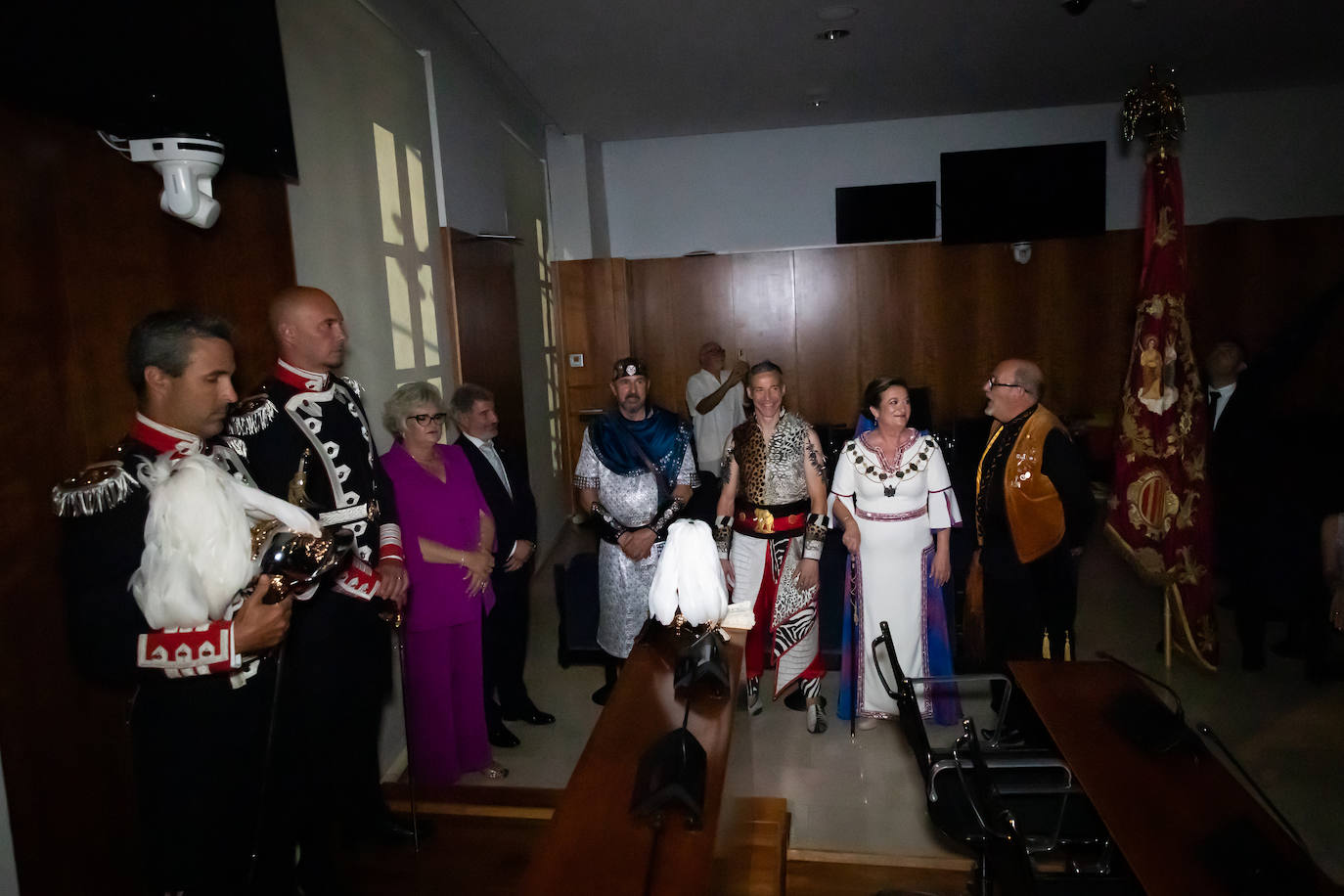 Las imágenes de la Exposición de la Gloriosa Enseña del Oriol en Orihuela