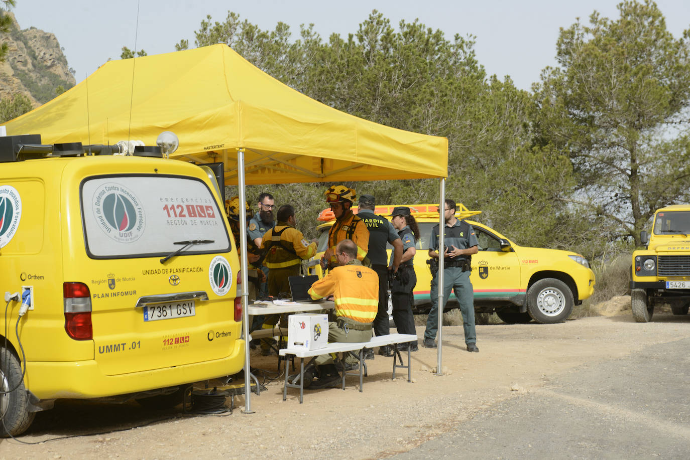 Un incendio en la sierra de Altaona alarma a los vecinos de Murcia