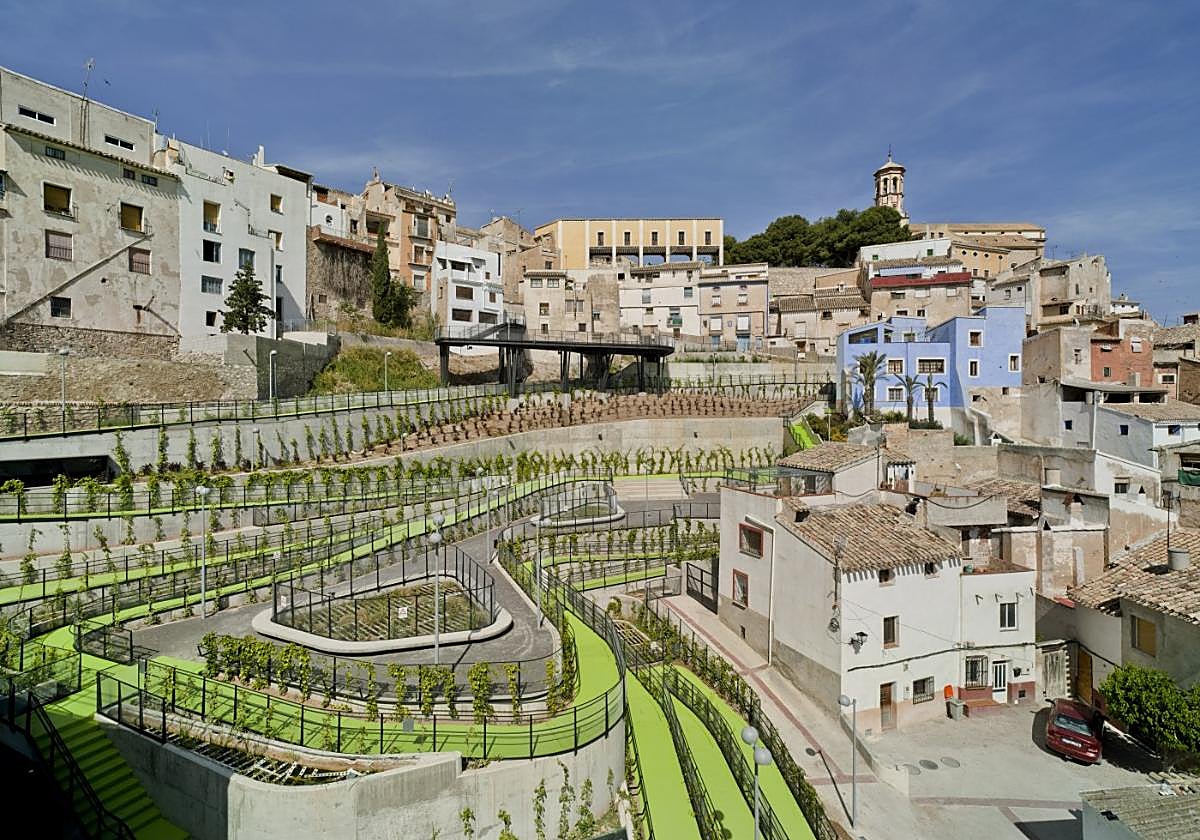 La misteriosa historia del jardín de Cehegín que produce agua