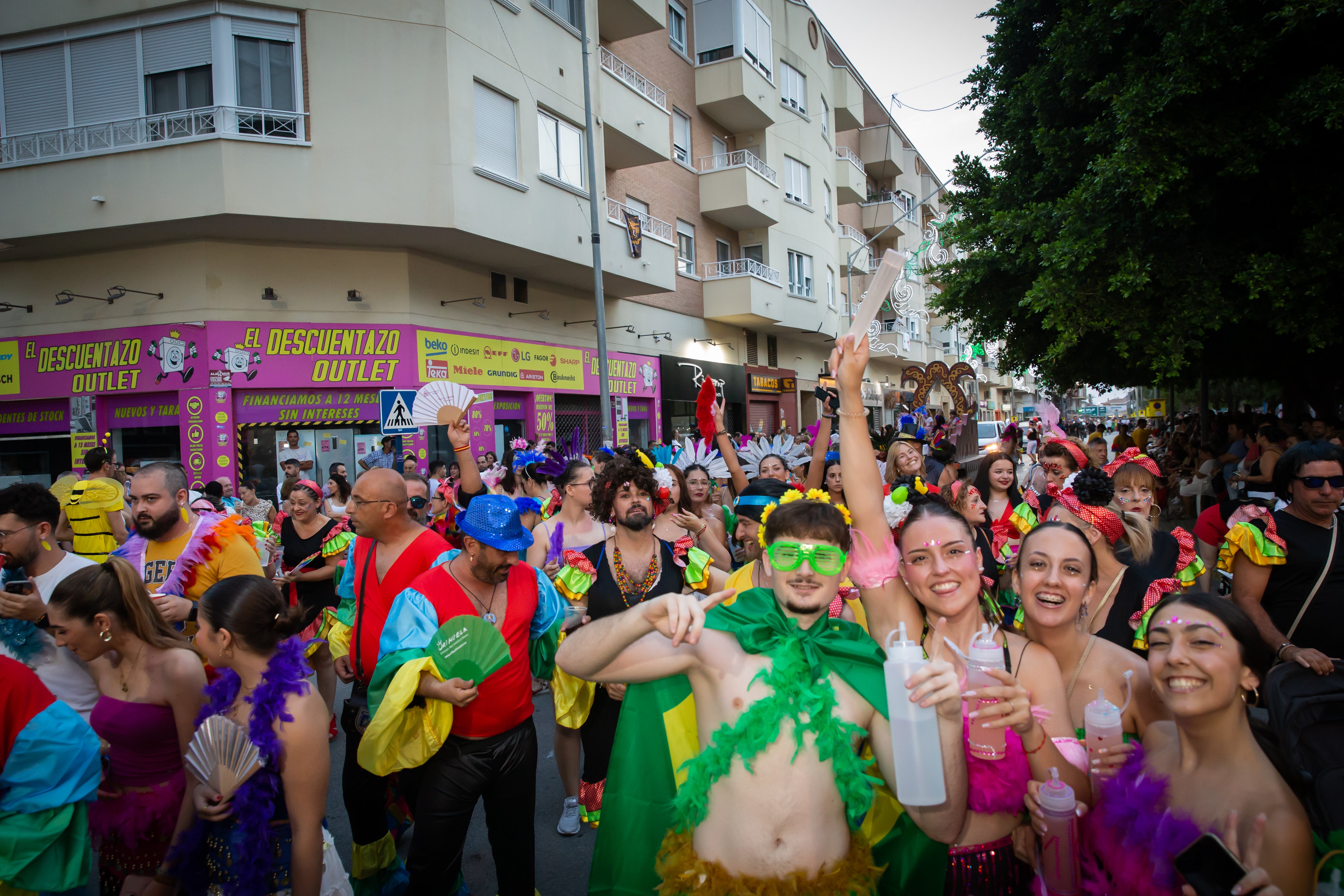Las imágenes de la retreta festera de Orihuela