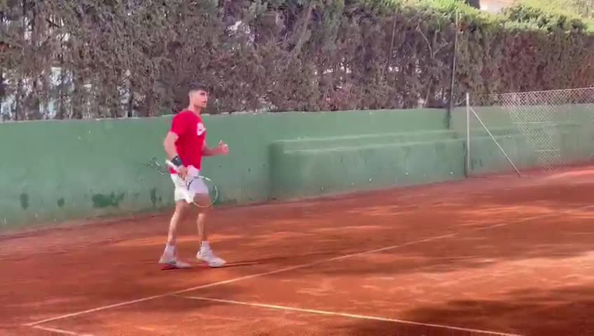 Carlitos, durante su entrenamiento en pista