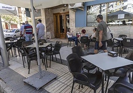 Terraza en una calle de Cartagena en una imagen de archivo.