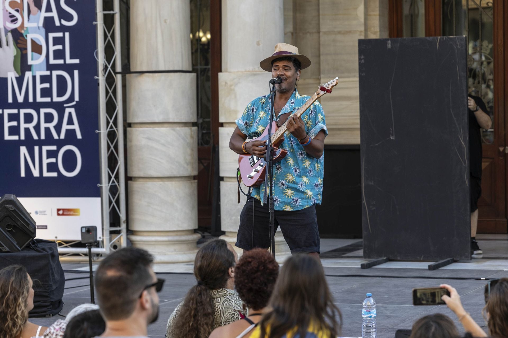 Los conciertos de Ana Lua Caiano, El Caribefunk, Ballakè Sissoko y Eliades Ochoa, en imágenes