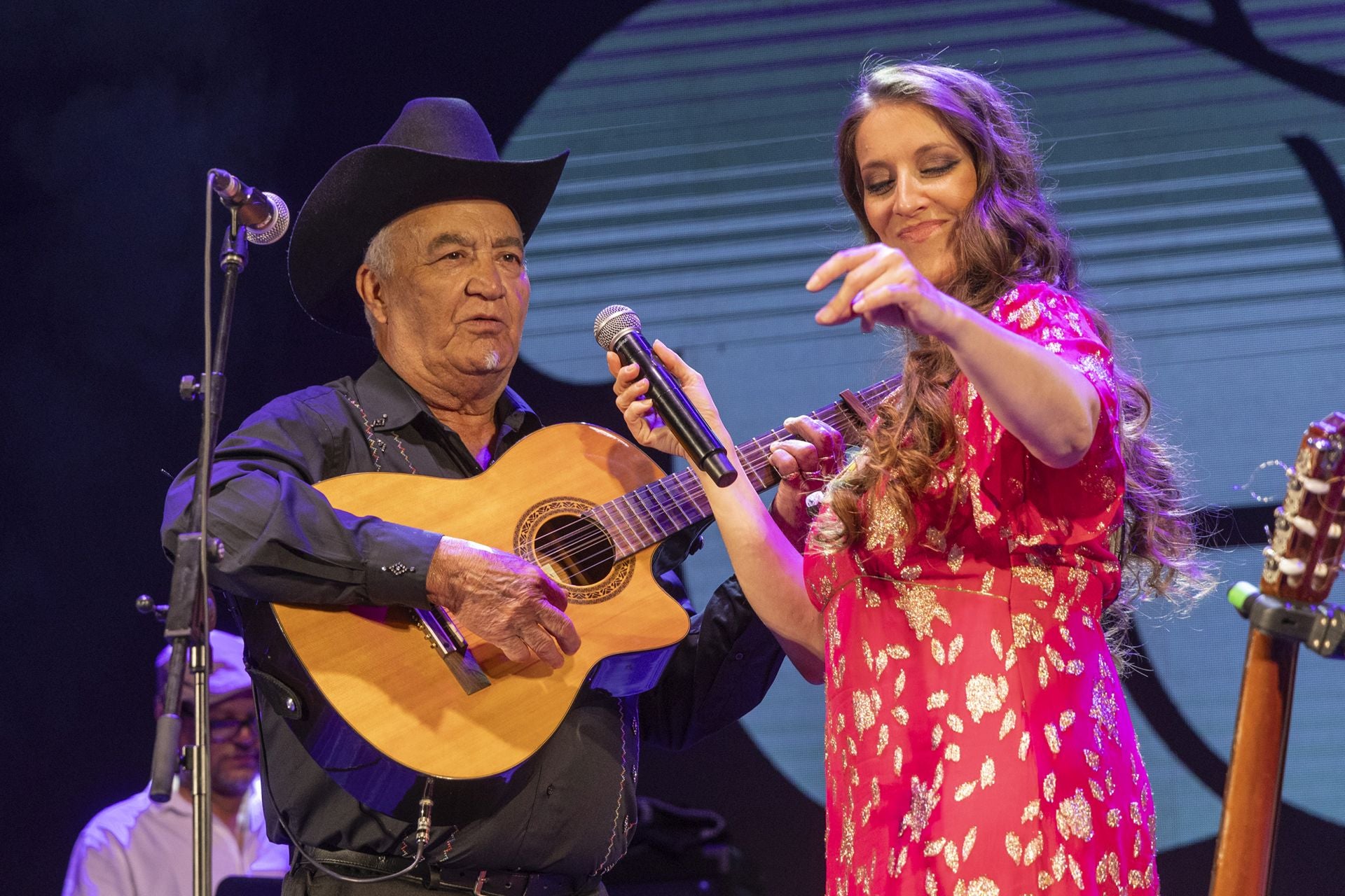 Los conciertos de Ana Lua Caiano, El Caribefunk, Ballakè Sissoko y Eliades Ochoa, en imágenes