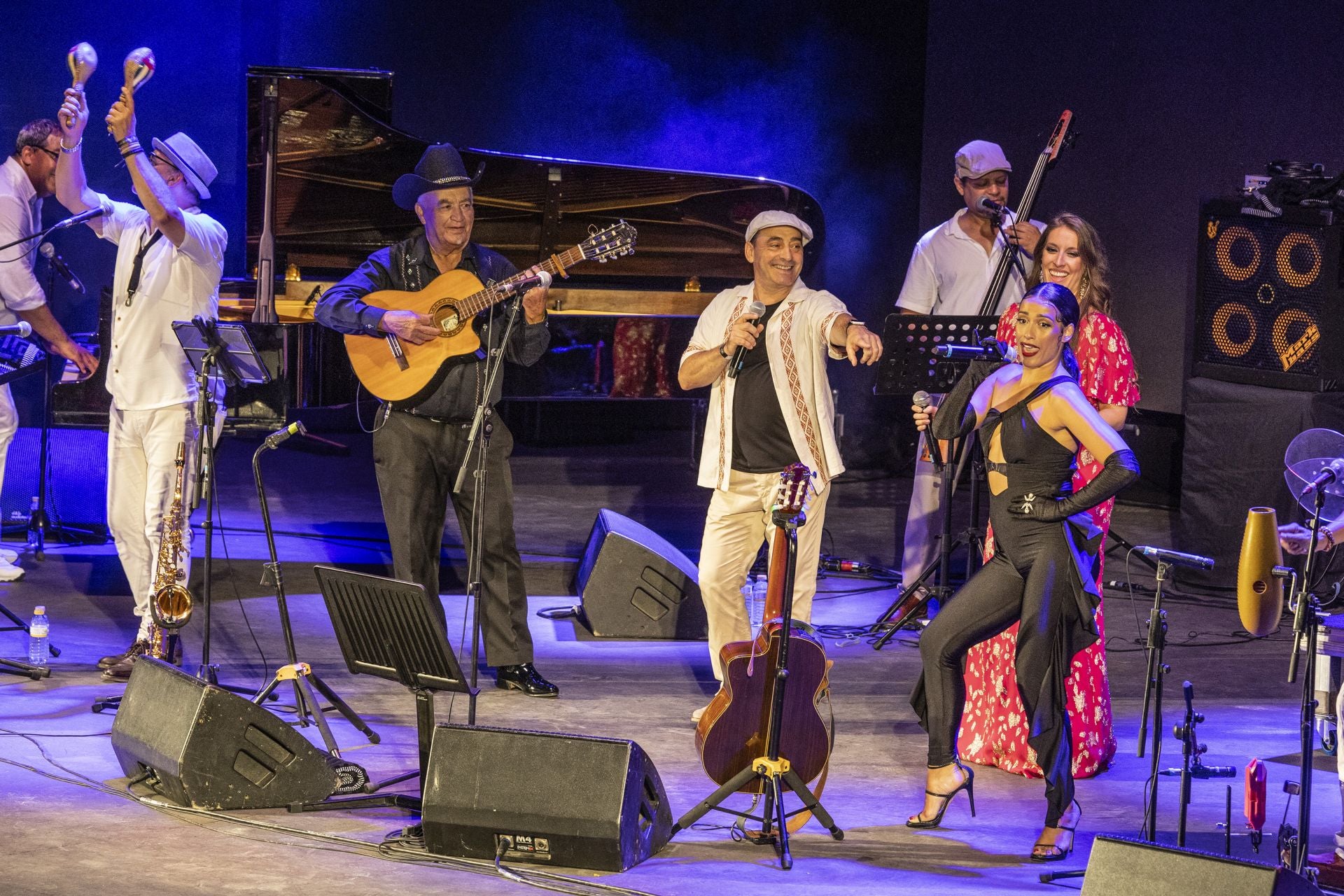 Los conciertos de Ana Lua Caiano, El Caribefunk, Ballakè Sissoko y Eliades Ochoa, en imágenes