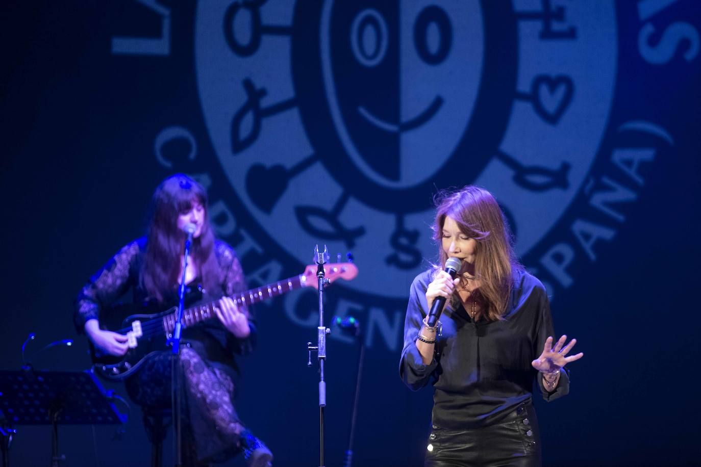 Los conciertos de Anna Ferrer, Carla Bruni, Pedro Pastor y Buzz&#039; Ayaz, en imágenes