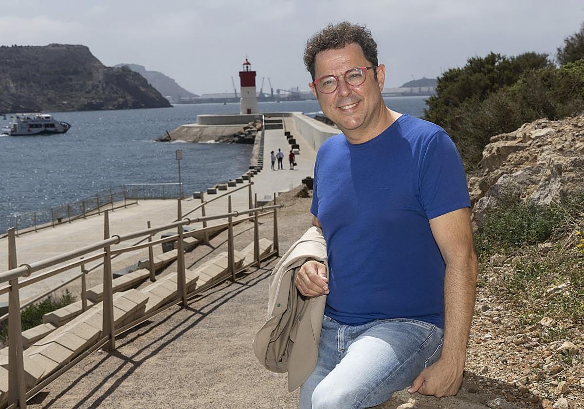 Manuel Cebrián, en el Faro deNavidad de Cartagena.