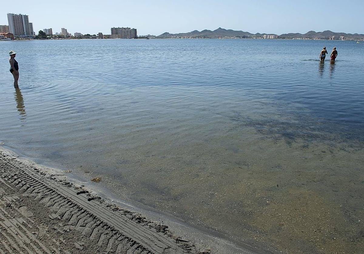 Una playa del Mar Menor en La Manga, en una imagen de 2020.