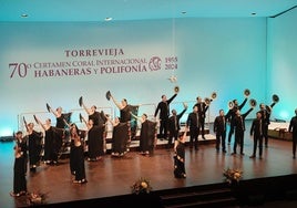 El Coro de Cámara del Departamento de Música de la Universidad de Guadalajara, durante su actuación.