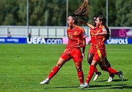 Daniela Arques celebra con rabia su gol, el que sentenció la semifinal de ayer frente a Inglaterra.
