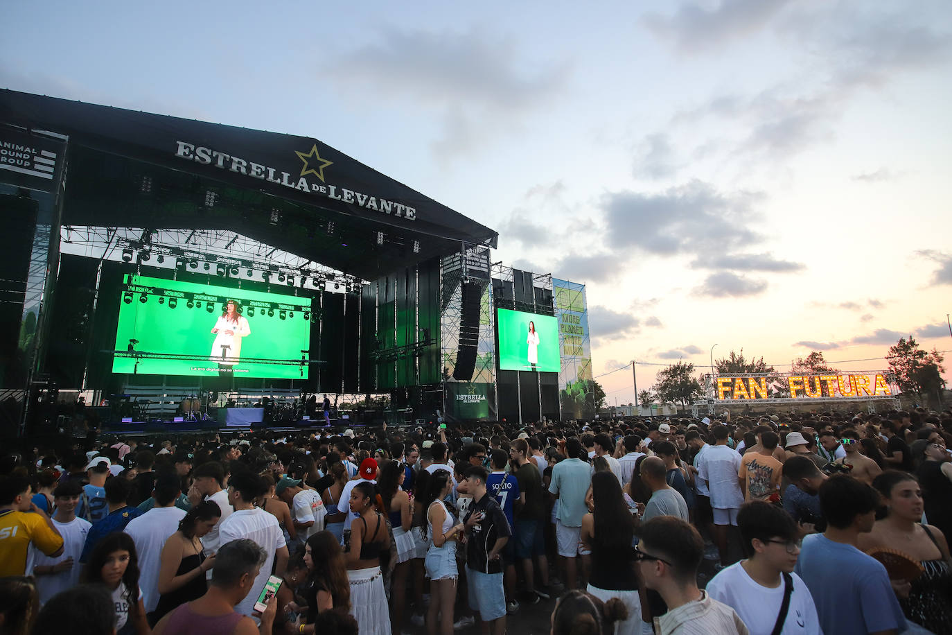 Los conciertos del domingo en el FAN FUTURA, en imágenes