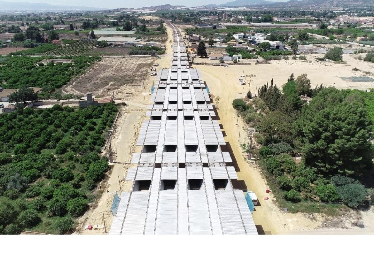 Obras de la plataforma de la línea de alta velocidad Murcia-Lorca-Almería a su paso por el Valle del Guadalentín.