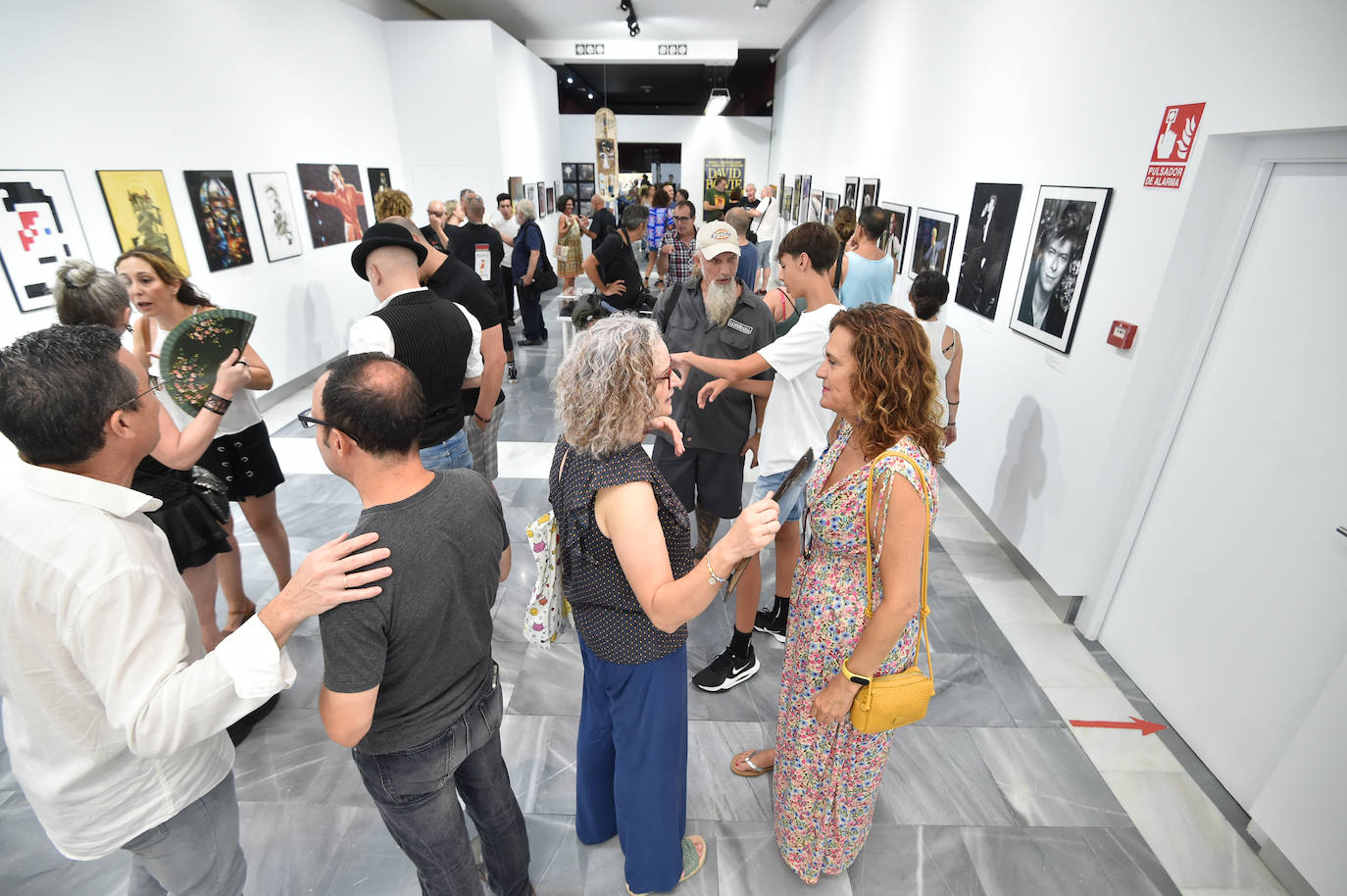 La exposición colectiva sobre David Bowie de San Pedro del Pinatar, en imágenes