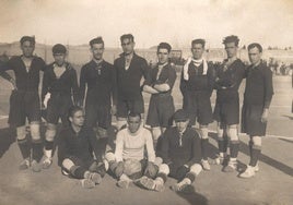 Integrantes del Levante de Murcia en un partido jugado en El Rubial ante el Deportivo Aguileño el 16 de enero de 1921.