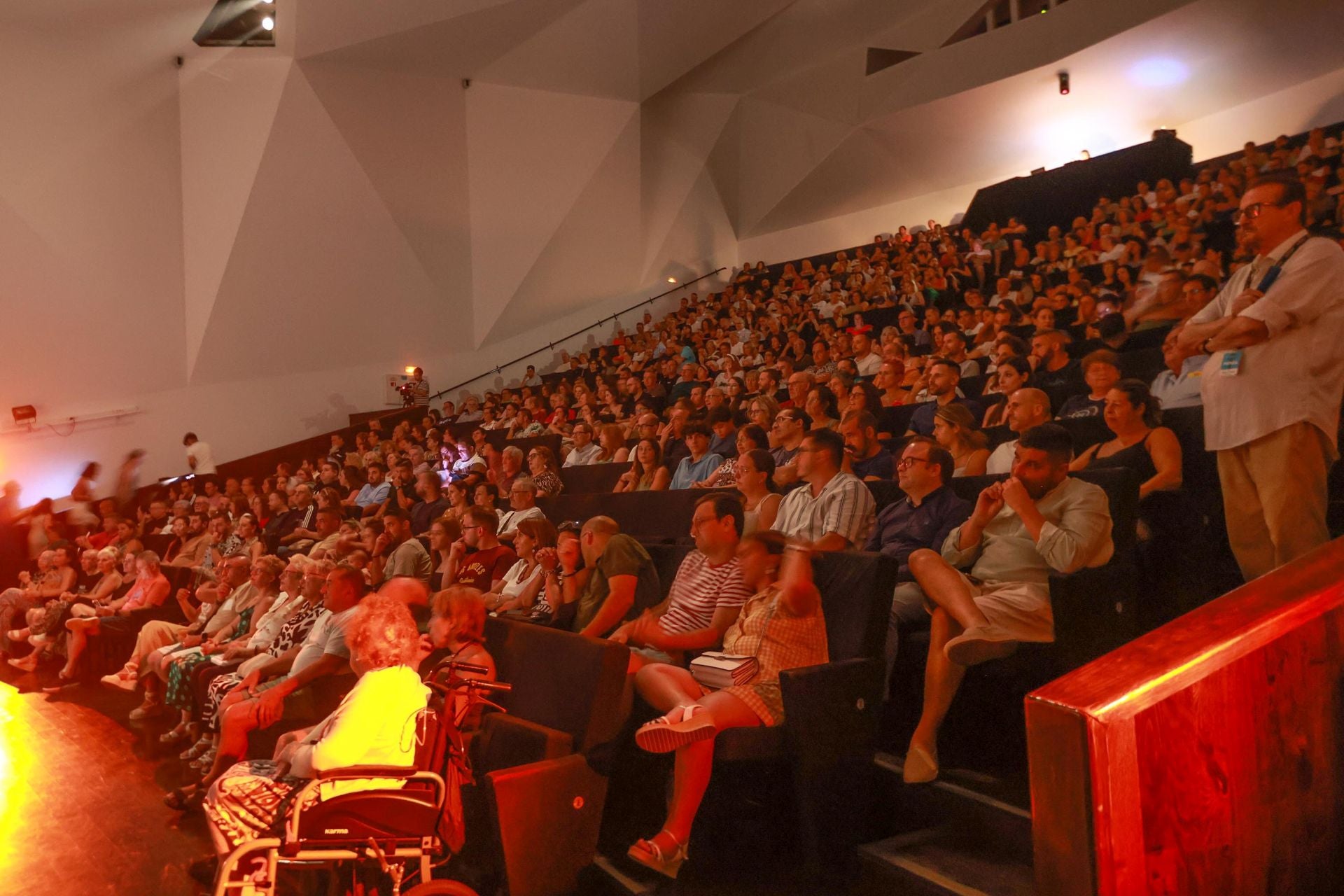 Carnaval, chirigoteo y humo gaditano en Torrevieja