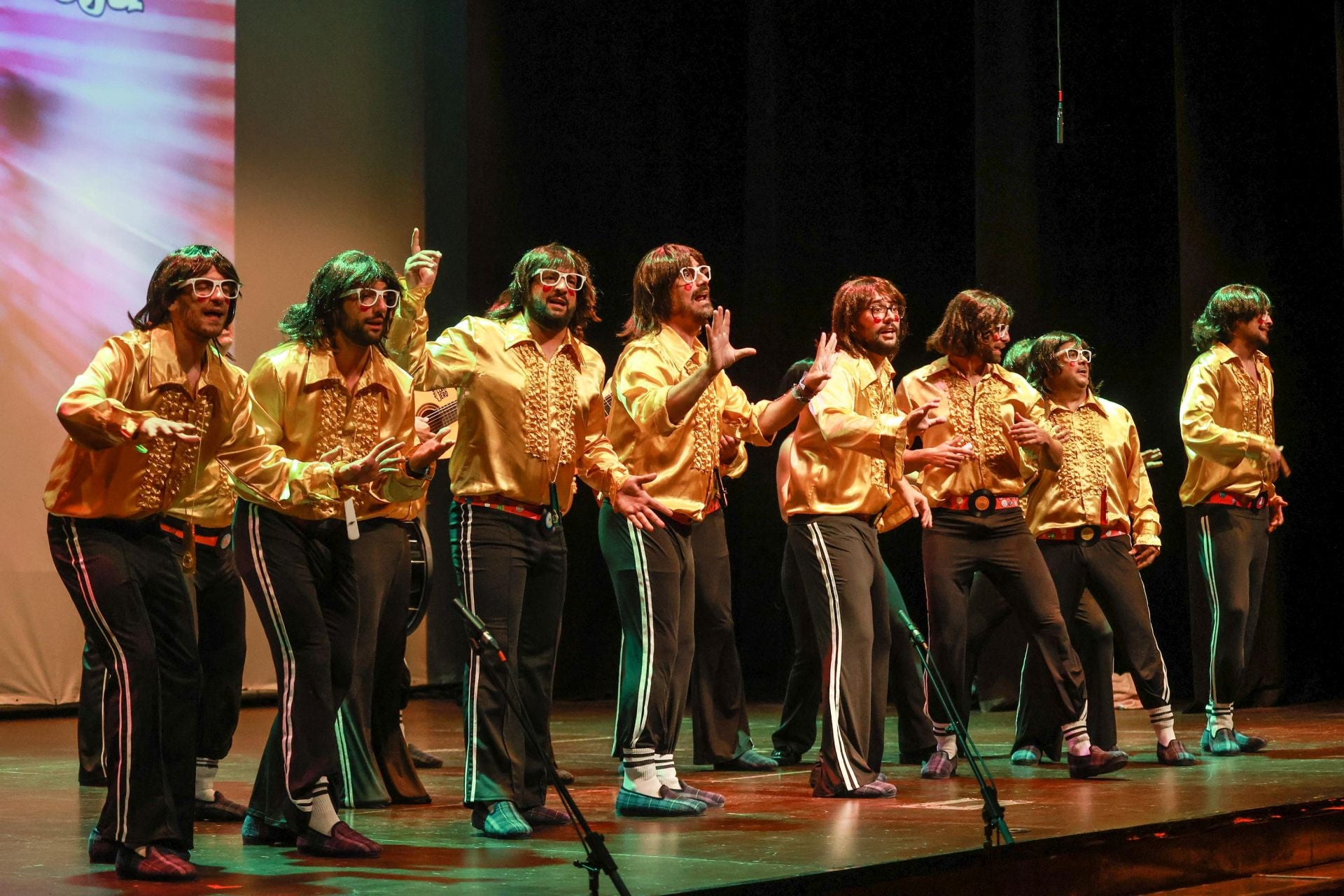 Carnaval, chirigoteo y humo gaditano en Torrevieja