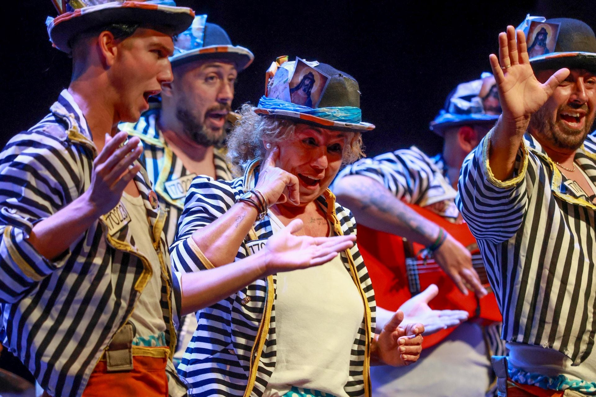 Carnaval, chirigoteo y humo gaditano en Torrevieja