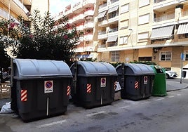 Contenedores de basura en Torrevieja.