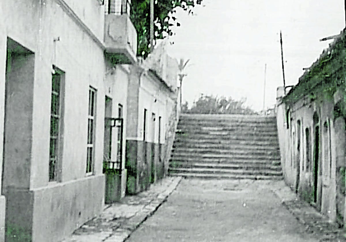 La desaparecida calle de las Escalericas, que enlazaba San Antolín con el Malecón.