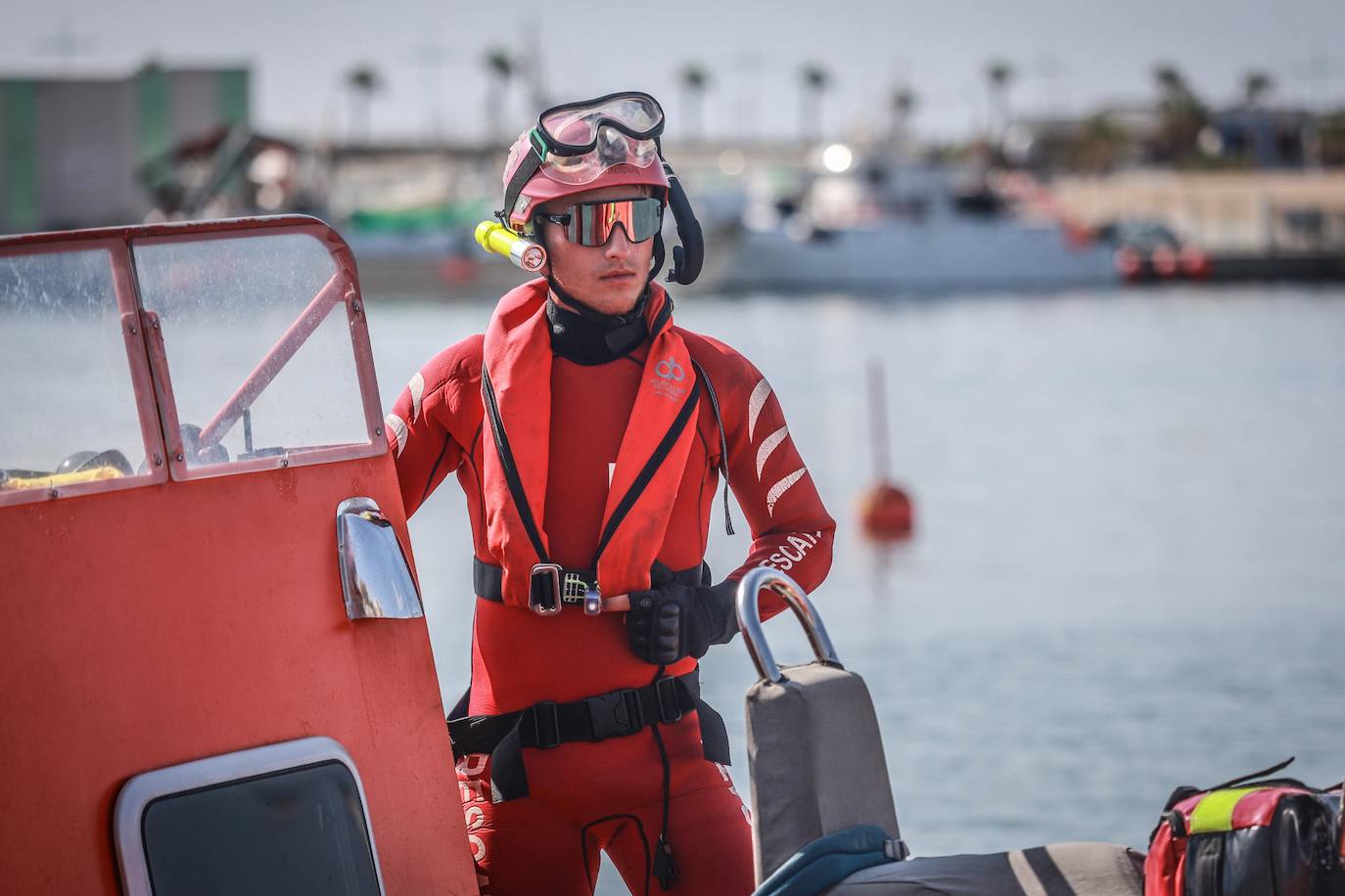 Un día con el equipo de Salvamento Marítimo de Cruz Roja de Torrevieja, en imágenes