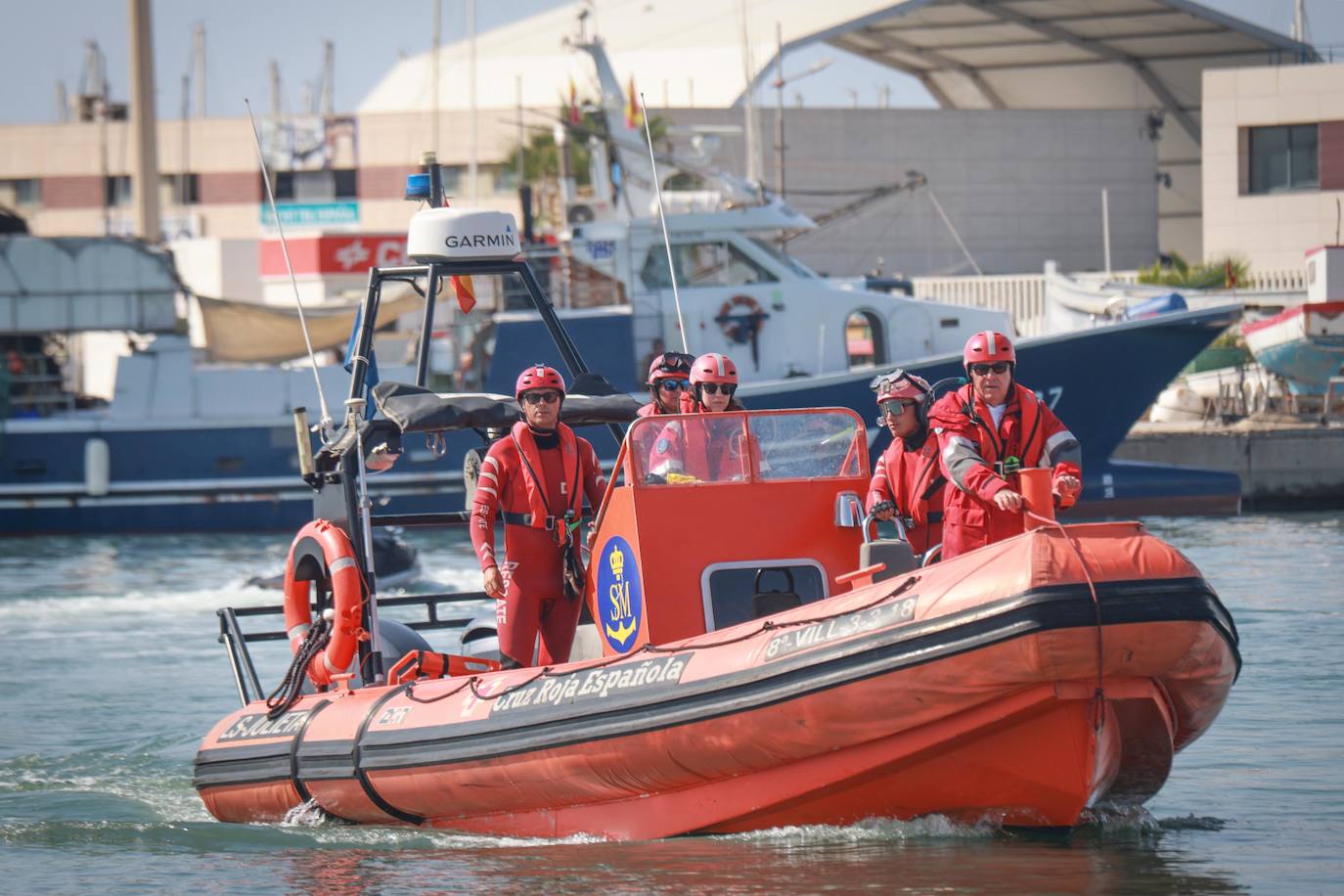 Un día con el equipo de Salvamento Marítimo de Cruz Roja de Torrevieja, en imágenes