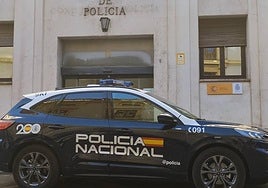 Un vehículo de la Policía Nacional en Murcia.