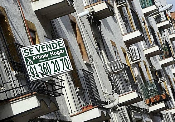 El cartel de un piso en venta.