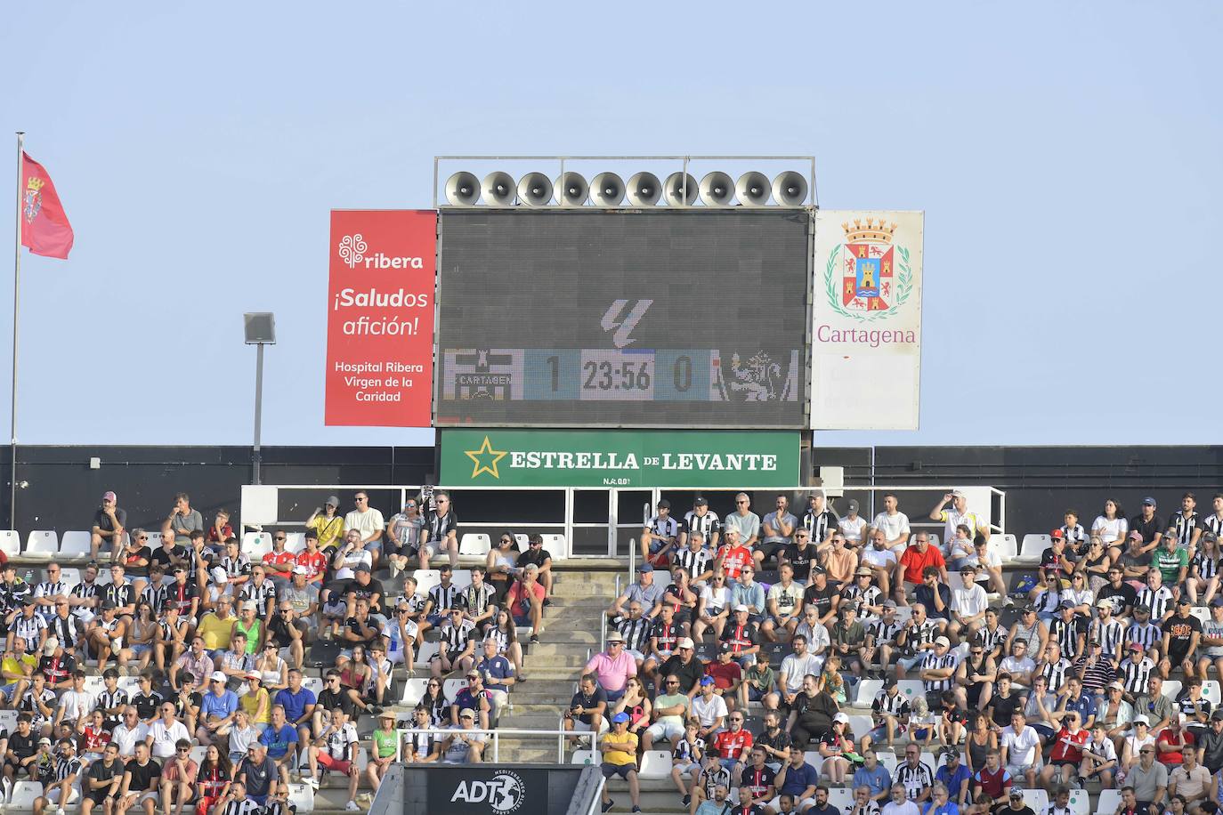 La derrota del Cartagena ante el Zaragoza, en imágenes