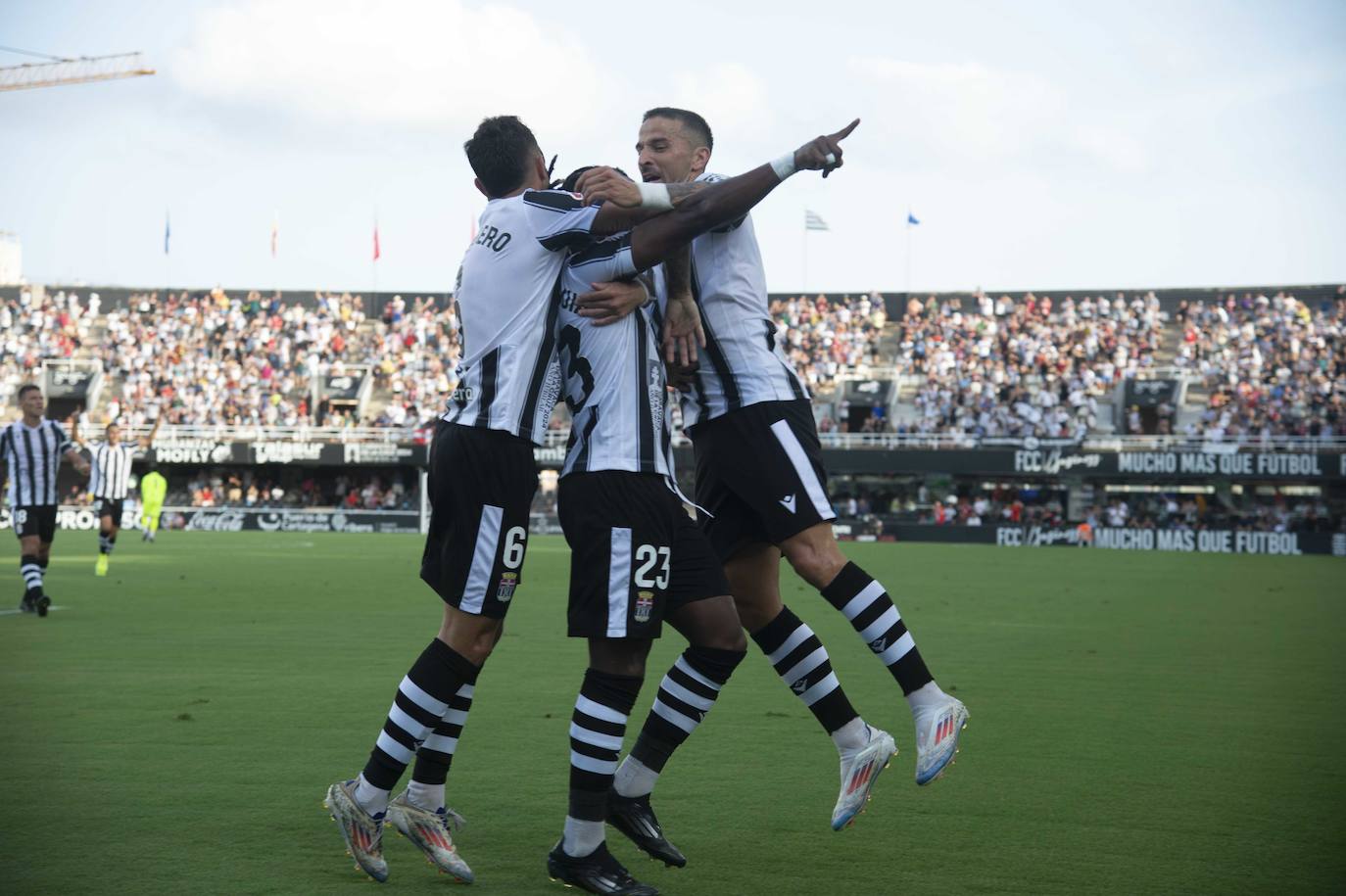 La derrota del Cartagena ante el Zaragoza, en imágenes