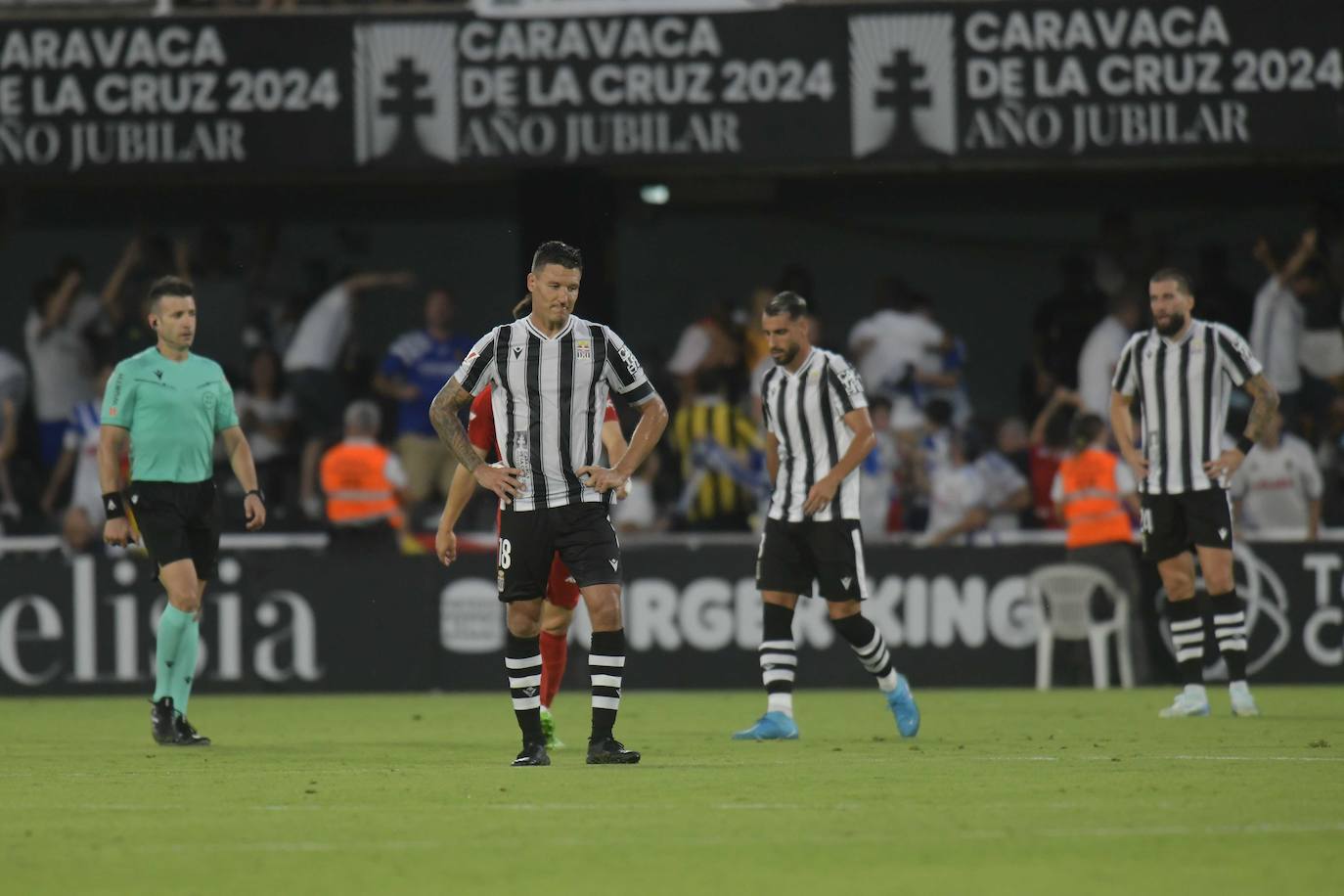 La derrota del Cartagena ante el Zaragoza, en imágenes